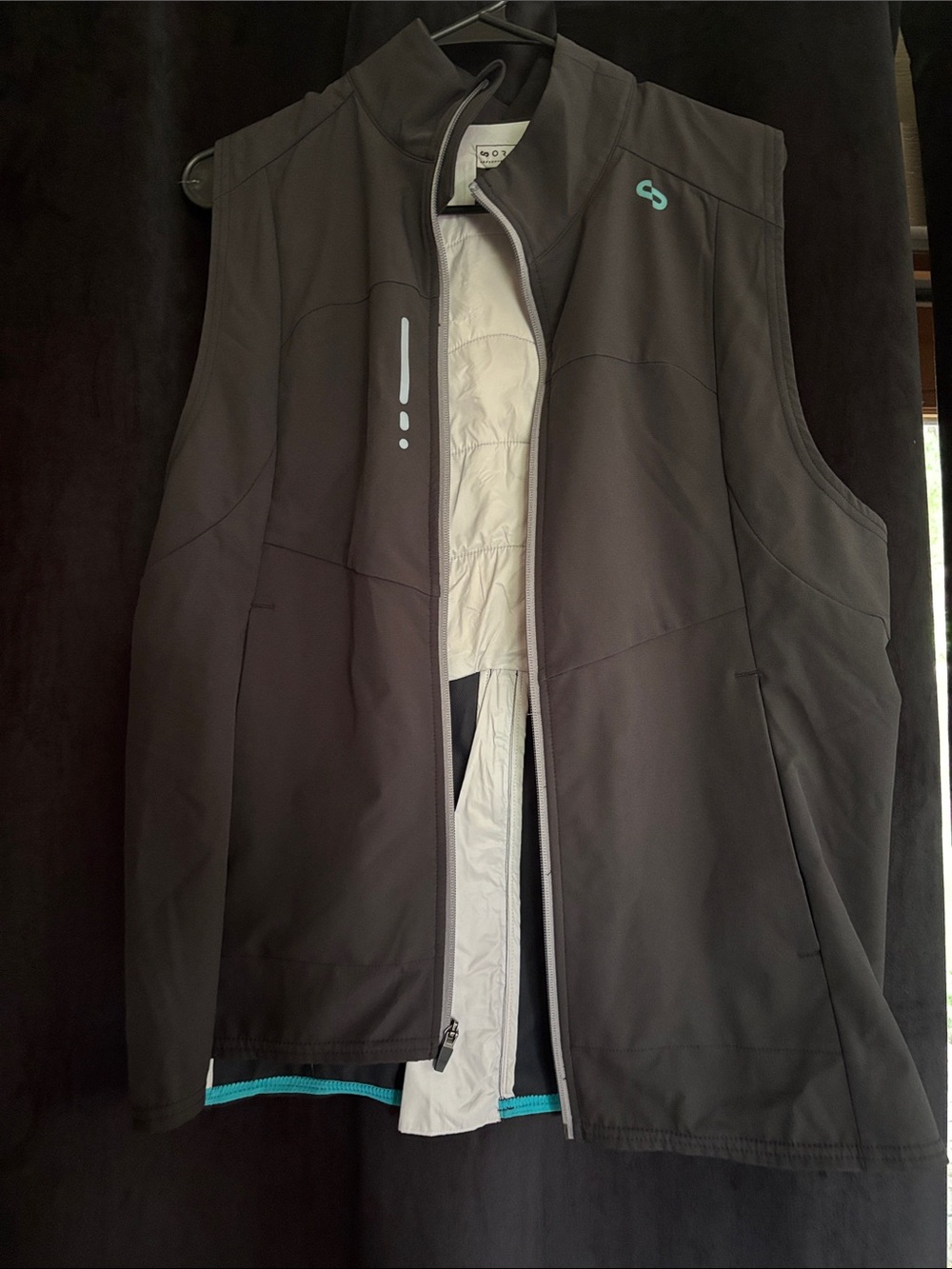 Lightweight Black Travel Vest with Contrasting Lining